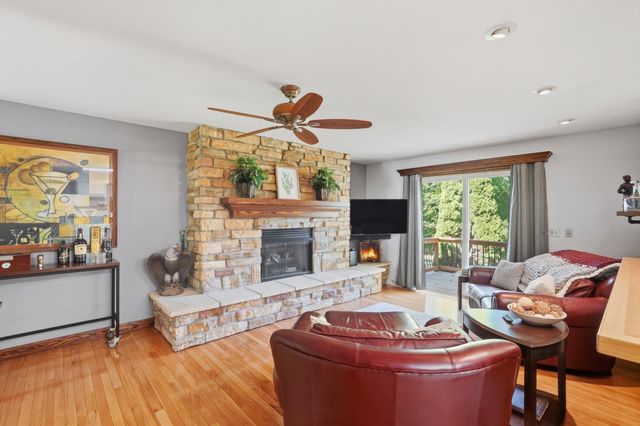 2325 Drop Anchor Drive, Crown Point, IN 46307