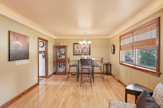 2325 Drop Anchor Drive, Crown Point, IN 46307