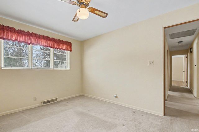 57102 Alan Road, South Bend, IN 46619