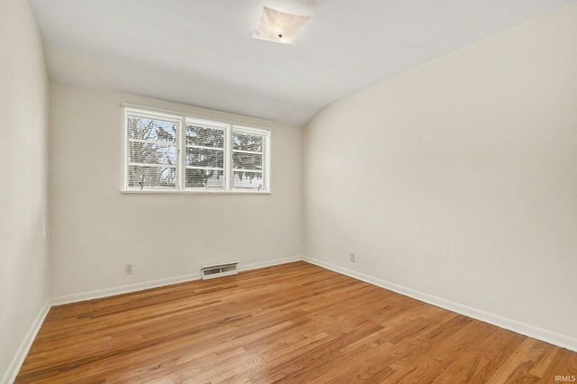 57102 Alan Road, South Bend, IN 46619