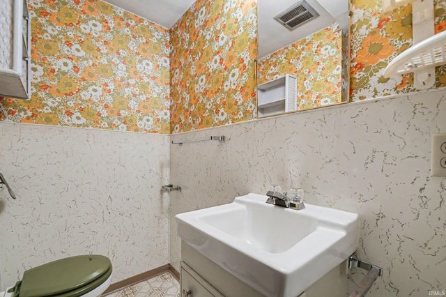 57102 Alan Road, South Bend, IN 46619