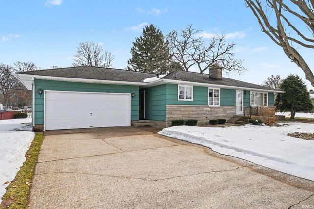 57102 Alan Road, South Bend, IN 46619