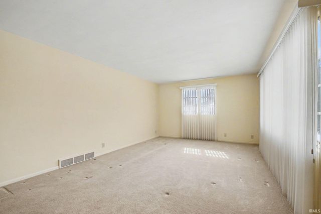 57102 Alan Road, South Bend, IN 46619