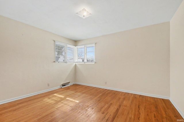 57102 Alan Road, South Bend, IN 46619