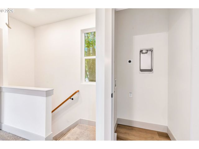 3940 Se IVON St, Portland, OR 97202