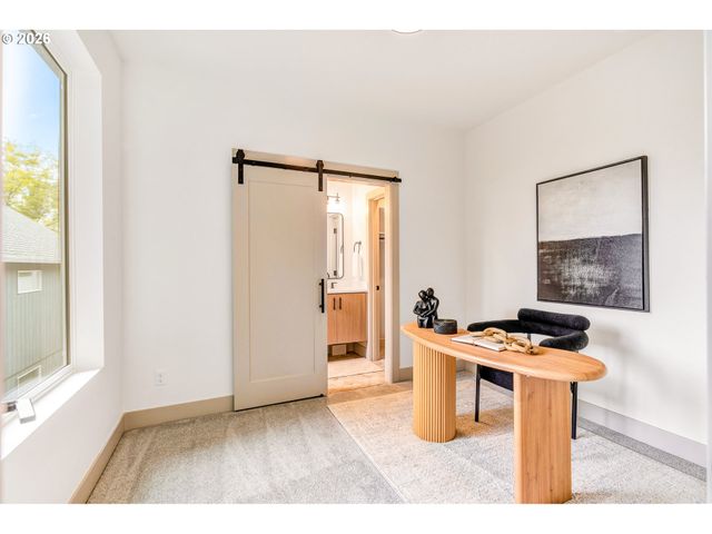 3940 Se IVON St, Portland, OR 97202