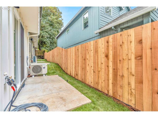 3940 Se IVON St, Portland, OR 97202
