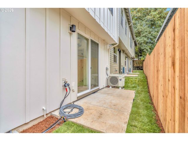 3940 Se IVON St, Portland, OR 97202