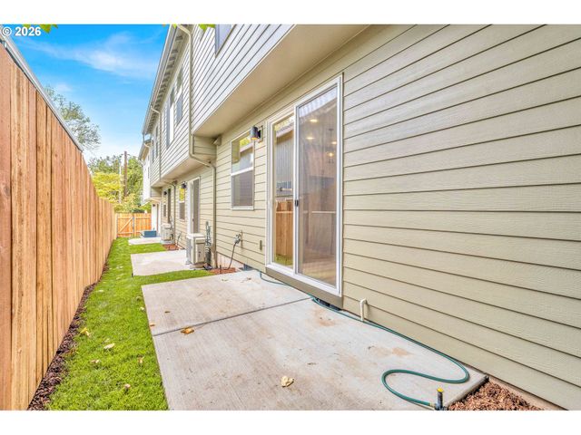 3940 Se IVON St, Portland, OR 97202
