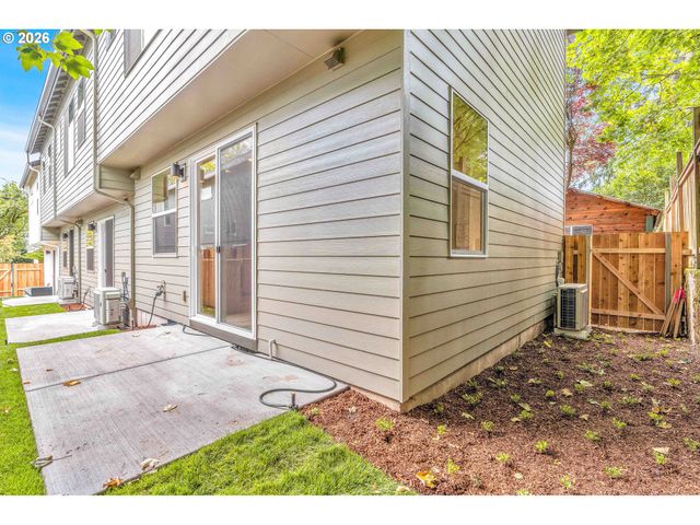 3940 Se IVON St, Portland, OR 97202
