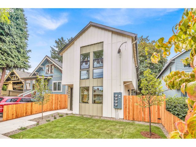 3940 Se IVON St, Portland, OR 97202