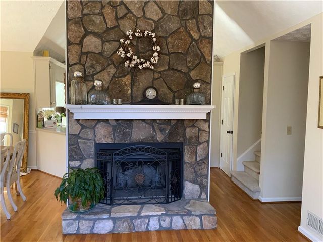 503 Falls Way, Woodstock, GA 30188