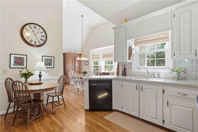 503 Falls Way, Woodstock, GA 30188