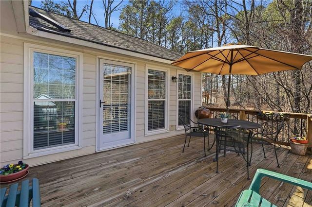 503 Falls Way, Woodstock, GA 30188