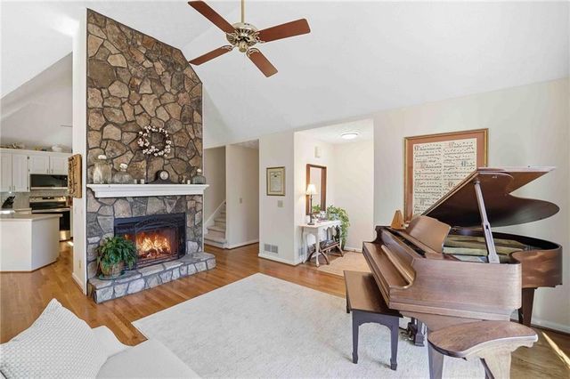 503 Falls Way, Woodstock, GA 30188