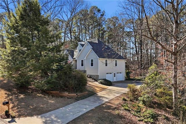 503 Falls Way, Woodstock, GA 30188