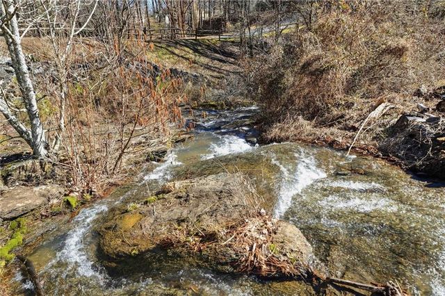 503 Falls Way, Woodstock, GA 30188