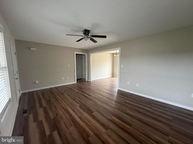 812 DUCKWOODS LN, Martinsburg, WV 25403