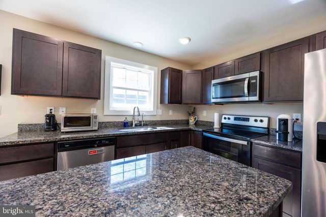 812 DUCKWOODS LN, Martinsburg, WV 25403