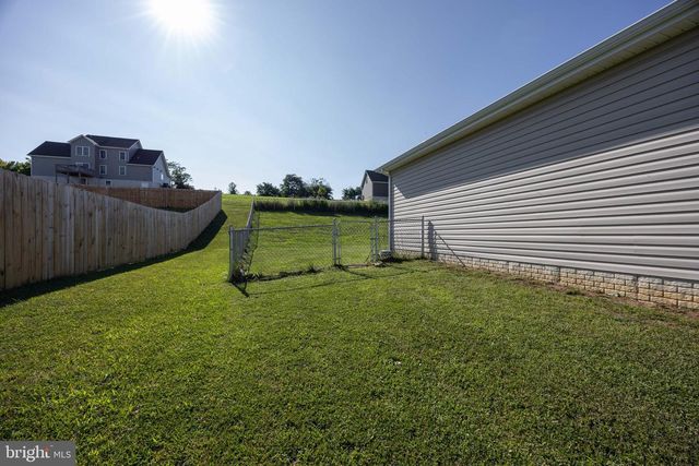 812 DUCKWOODS LN, Martinsburg, WV 25403