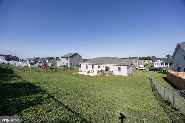 812 DUCKWOODS LN, Martinsburg, WV 25403