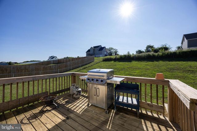 812 DUCKWOODS LN, Martinsburg, WV 25403