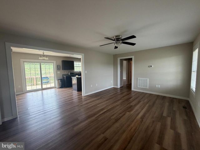 812 DUCKWOODS LN, Martinsburg, WV 25403
