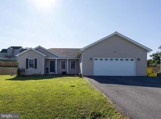 812 DUCKWOODS LN, Martinsburg, WV 25403
