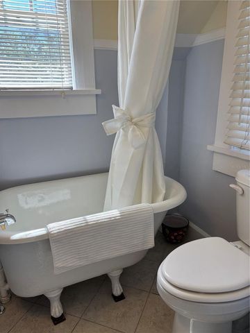 810 22ND AVENUE N 2, St Petersburg, FL 33704