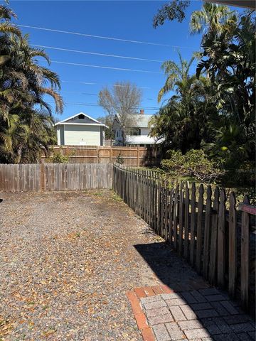 810 22ND AVENUE N 2, St Petersburg, FL 33704