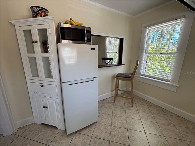 810 22ND AVENUE N 2, St Petersburg, FL 33704