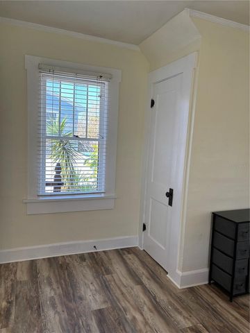 810 22ND AVENUE N 2, St Petersburg, FL 33704