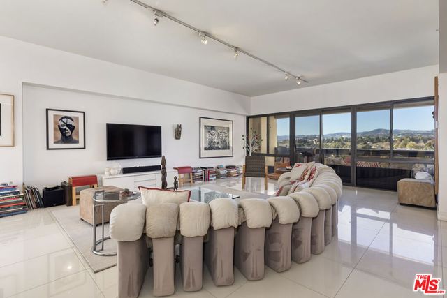 10445 Wilshire Boulevard 905, Los Angeles, CA 90024