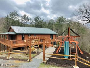 3126 Bear Mountain Lane, Sevierville, TN 37876