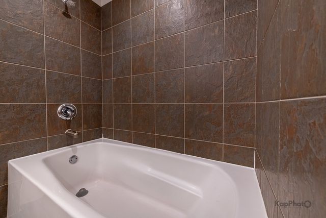 1819 S Michigan Avenue 406, Chicago, IL 60616