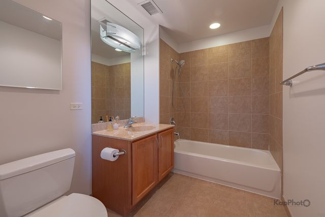 1819 S Michigan Avenue 406, Chicago, IL 60616