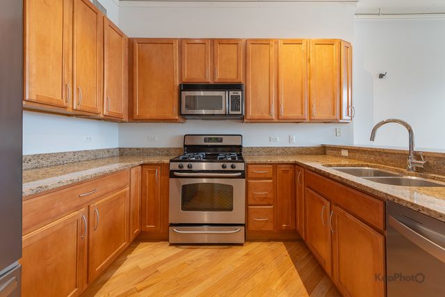 1819 S Michigan Avenue 406, Chicago, IL 60616