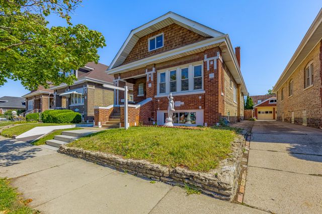 2107 EAST Avenue, Berwyn, IL 60402