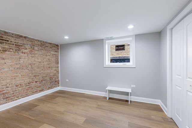 2107 EAST Avenue, Berwyn, IL 60402