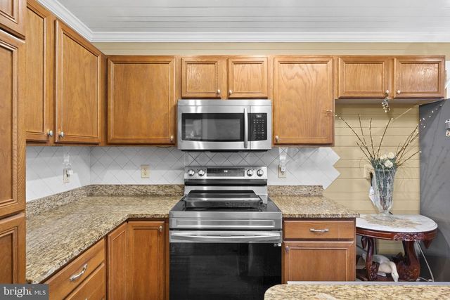367 NORTHERN SPY DR, Linden, VA 22642