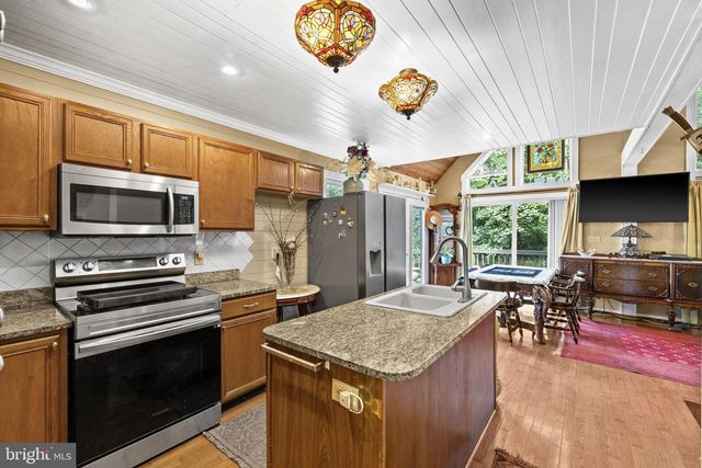367 NORTHERN SPY DR, Linden, VA 22642