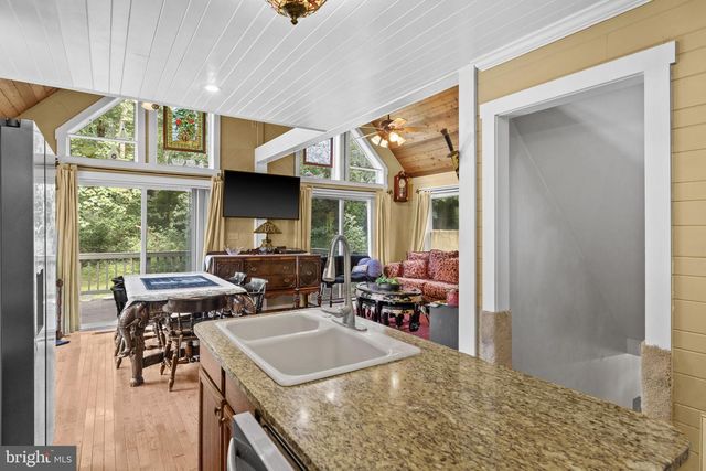 367 NORTHERN SPY DR, Linden, VA 22642