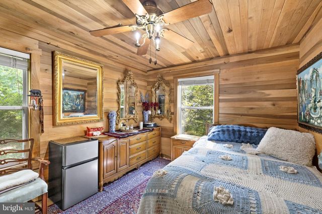 367 NORTHERN SPY DR, Linden, VA 22642