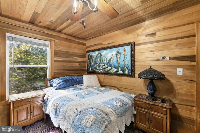 367 NORTHERN SPY DR, Linden, VA 22642