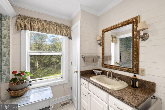 367 NORTHERN SPY DR, Linden, VA 22642