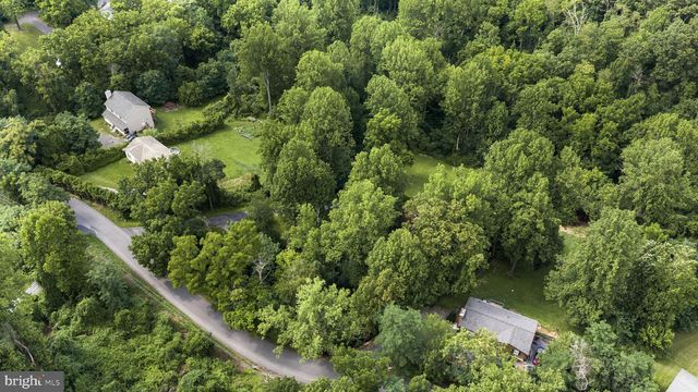 367 NORTHERN SPY DR, Linden, VA 22642