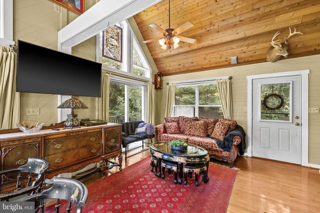 367 NORTHERN SPY DR, Linden, VA 22642