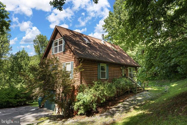 367 NORTHERN SPY DR, Linden, VA 22642
