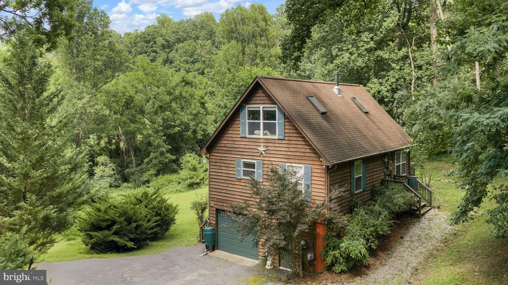 367 NORTHERN SPY DR, Linden, VA 22642