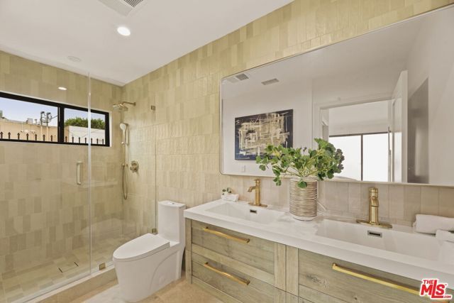 2370 Kelton Avenue, Los Angeles, CA 90064
